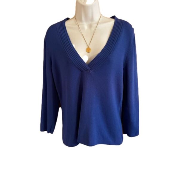CABLE & GAUGE Ladies royal blue sweater size M - Picture 2 of 8
